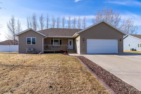 520 Cedar Ln, Crookston, MN 56716