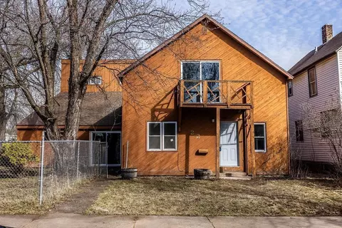 221 W Howard St, Hibbing, MN 55746