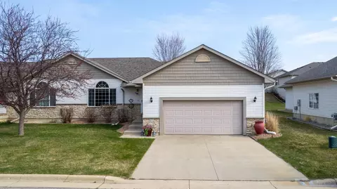 4541 Prairie View Pl NW, Rochester, MN 55901