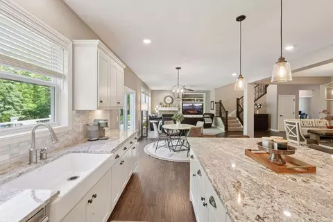 3600 Strawberry Ln, Excelsior, MN 55331 photo 8