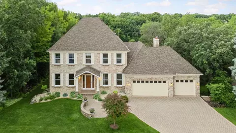 7621 Bush Lake Dr, Bloomington, MN 55438