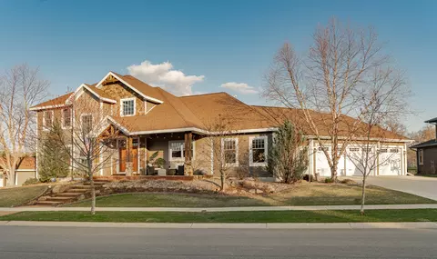 936 Fox Knoll Dr SW, Rochester, MN 55902
