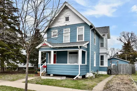 1116 W Mark St, Winona, MN 55987