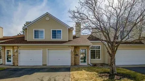 15325 Greenhaven Ln #105, Burnsville, MN 55306