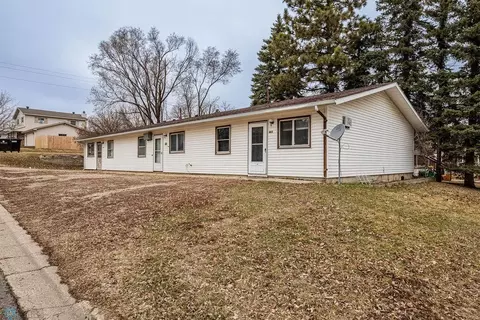 402-406 8th Ave W, Lisbon, ND 58054
