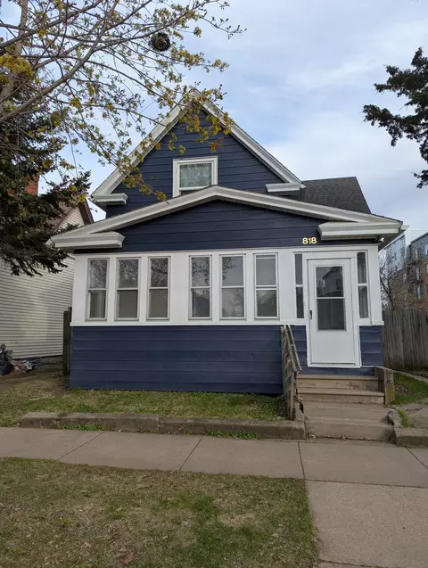 818 Stewart Ave, Saint Paul, MN 55102