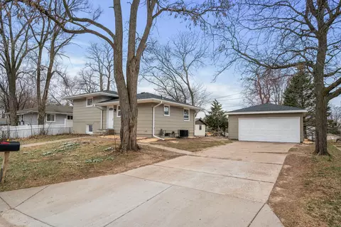 237 Sigurd St, Saint Paul, MN 55106