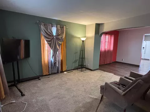 Living - 31 E Snelling Ave, Appleton, MN 56208 photo 1 of 2