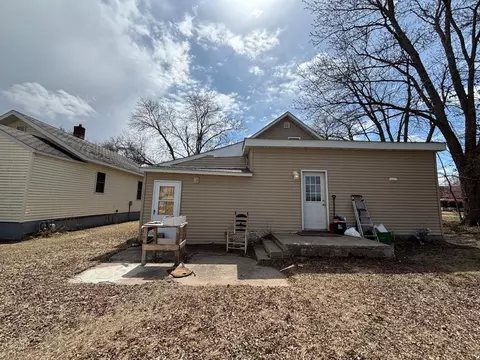 Exterior - 31 E Snelling Ave, Appleton, MN 56208 photo 2 of 3