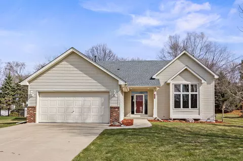 17477 Grove Ave, Lakeville, MN 55044