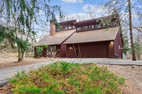 15700 White Pine Dr, Wayzata, MN 55391