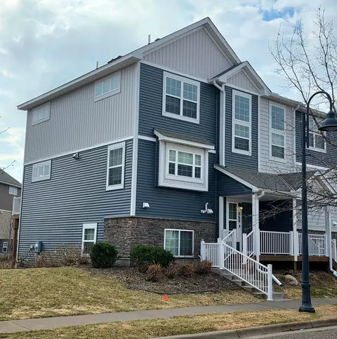 668 Town Center Pkwy, Lino Lakes, MN 55014