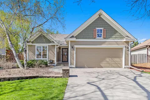 890 Winterberry Ct, Woodbury, MN 55125