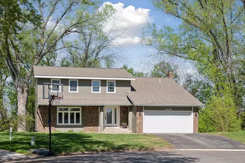 4346 Metcalf Dr, Eagan, MN 55122 photo 2