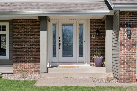 4346 Metcalf Dr, Eagan, MN 55122 photo 3