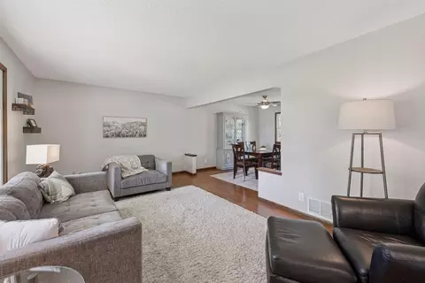 4346 Metcalf Dr, Eagan, MN 55122 photo 8