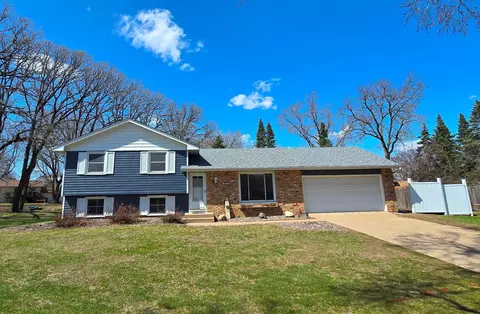 10146 Verdin Cir NW, Coon Rapids, MN 55433