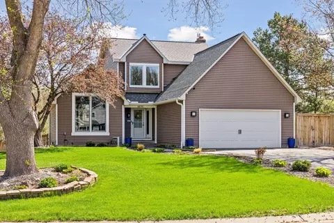 4870 Cottonwood Ln N, Plymouth, MN 55442