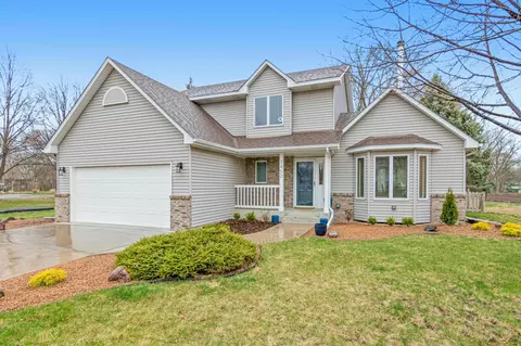 3452 Vivian Ave, Shoreview, MN 55126