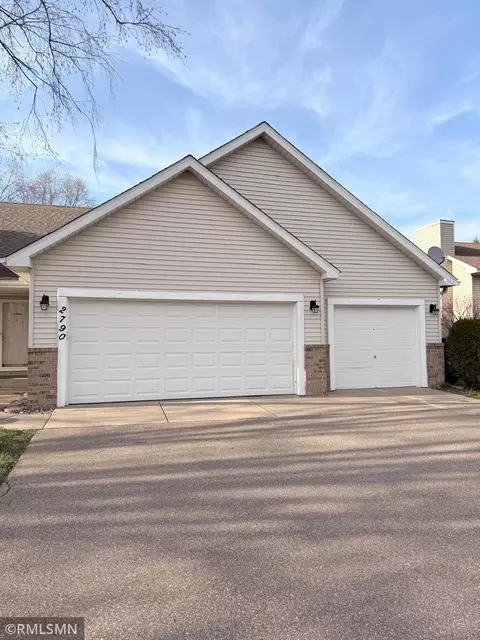 2790 Jordan Dr, Woodbury, MN 55125