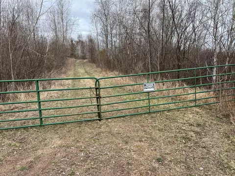000 Blueberry Island Rd, Hinckley, MN 55037