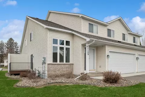 1109 Hawthorne Ct, Northfield, MN 55057