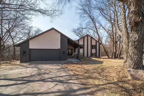 1114 Tiffany Ct, Eagan, MN 55123