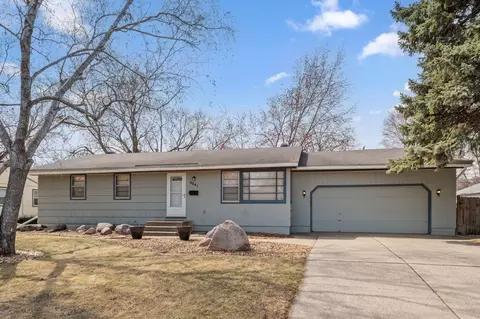 6041 Rhode Island Ave N, New Hope, MN 55428