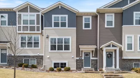 2223 Gateway Hill Rd, North Saint Paul, MN 55109