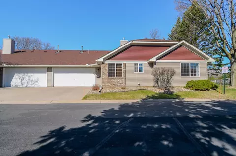 529 Lovell Ave, Roseville, MN 55113