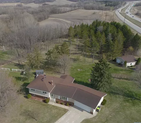46282 186th Avenue Ct, Zumbrota, MN 55992