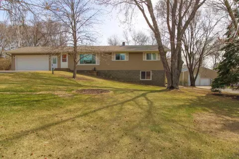 2520 Cooper Ave S, Saint Cloud, MN 56301