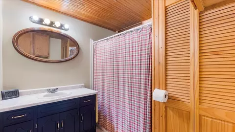 Bath - 2520 Cooper Ave S, Saint Cloud, MN 56301 photo 2 of 2