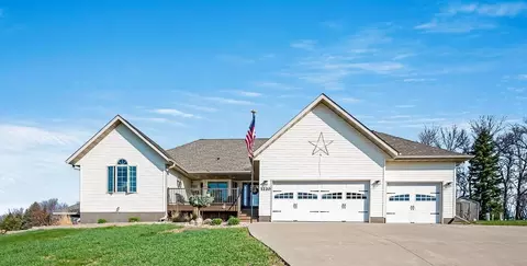 1220 June Ct, Windom, MN 56101