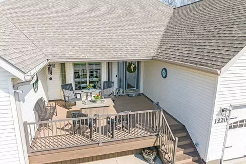 1220 June Ct, Windom, MN 56101 photo 2
