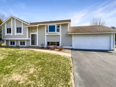 14117 Park Ave, Burnsville, MN 55337