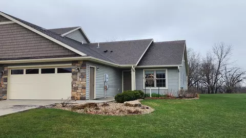 2475 Dallman Ln SE, Rochester, MN 55904