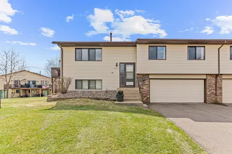 15724 Griffon Ct, Apple Valley, MN 55124