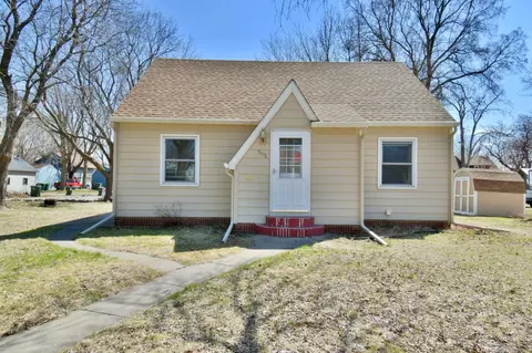 585 Adams St SE, Hutchinson, MN 55350
