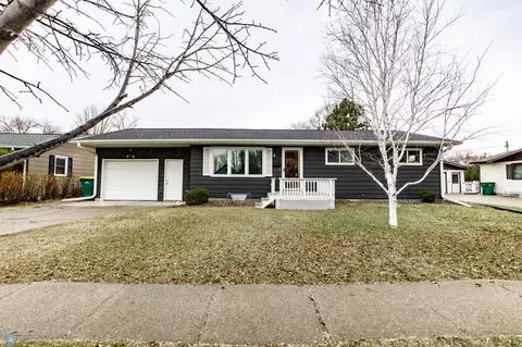 820 3rd St E, West Fargo, ND 58078