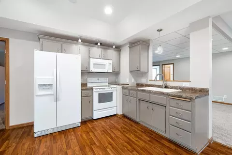 Kitchen - 7371 Old Mill Rd, Centerville, MN 55038 photo 4 of 5