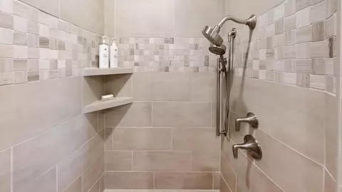 Bath - 2313 9th St W, Albert Lea, MN 56007 photo 2 of 5