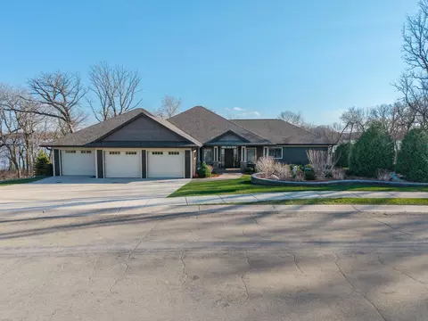 2313 9th St W, Albert Lea, MN 56007