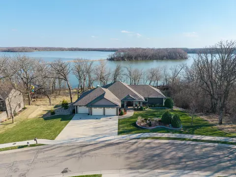 View/Area - 2313 9th St W, Albert Lea, MN 56007 photo 1 of 18