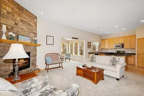 5042 Everest Ln N, Plymouth, MN 55446