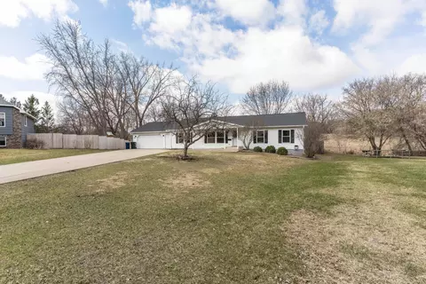912 Meadow Hill Ln, Fergus Falls, MN 56537