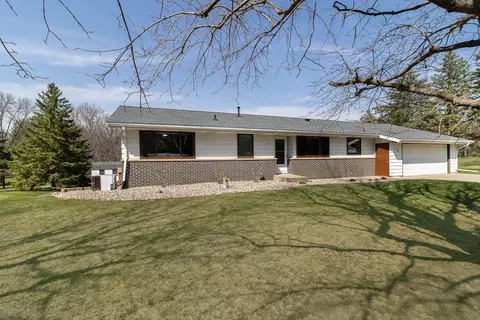 118 Capri Dr, Mankato, MN 56001