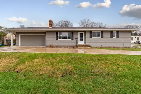 15 Locust St, Faribault, MN 55021