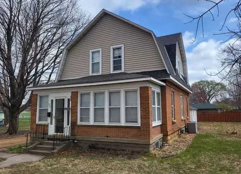 954 Range St, North Mankato, MN 56003
