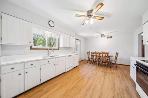1401 Mitchell Dr, Faribault, MN 55021 photo 9